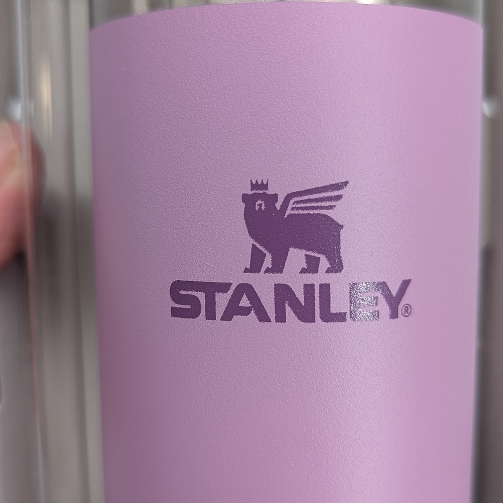 New Stanley The Everyday Slim Can Cooler Insulated Cup With Lid 10oz Lilac - Picture 5 of 6